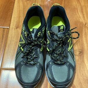 Men’s New Balance hiking shoes. Like new
